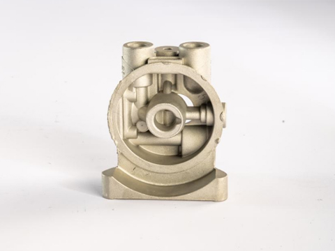 鋁壓鑄產(chǎn)生的飛邊毛刺，有哪些高效的清理方案？